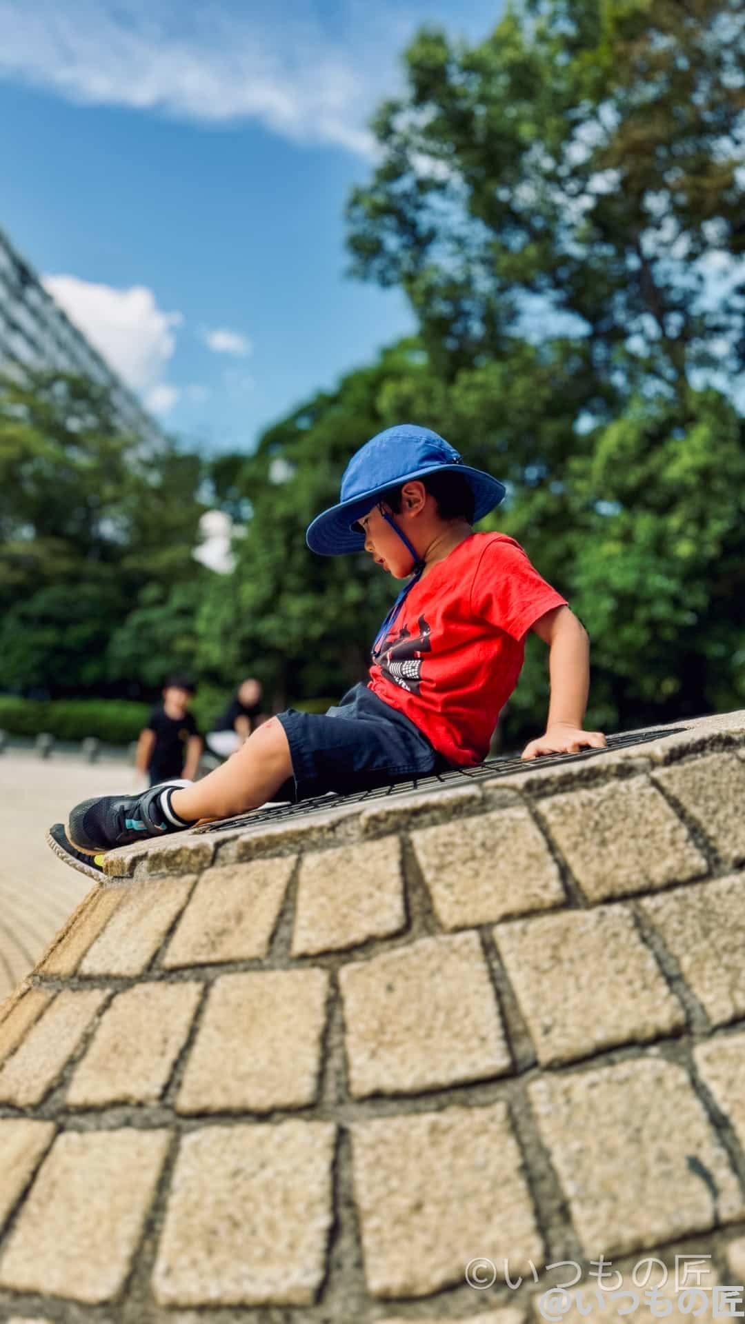 iphone15promax-portrait | iphone review.jp 人物写真の作例2 うしろのボケは再編集したもの