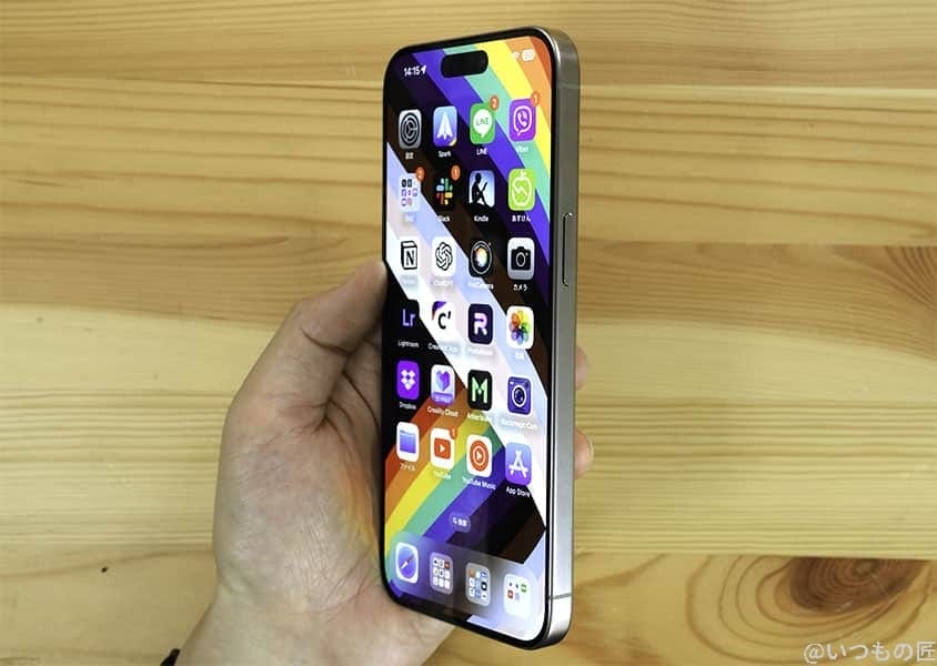 iphone15promax-titanium02 | iphone review.jp iPhone15 Pro 電源ボタン側の側面
