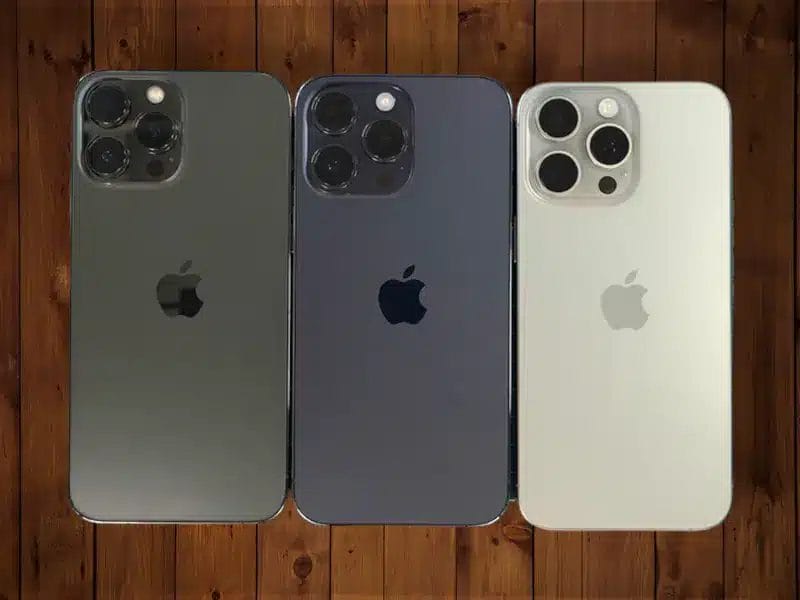 iphone13-15pro | iphone review.jp iPhone13 Pro Max(左)、iPhone14 Pro Max(中央)、iPhone15 Pro Max(右)