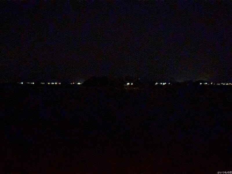 iPhone 16/16 Plus カメラ iPhone 16の通常モードで撮影した夜景写真