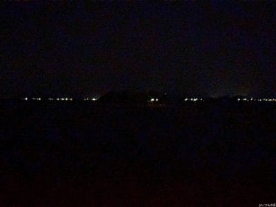 iphone 16の通常モードで撮影した夜景写真 | iphone review.jp iPhone 16/16 Plus カメラ iPhone 16の通常モードで撮影した夜景写真