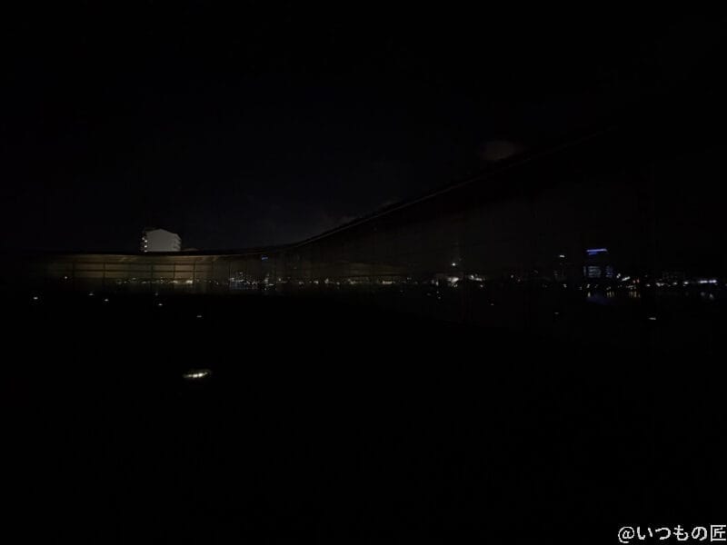 iphone16 暗所撮影した写真 | iphone review.jp iPhone16e カメラ iPhone16 暗所撮影した写真