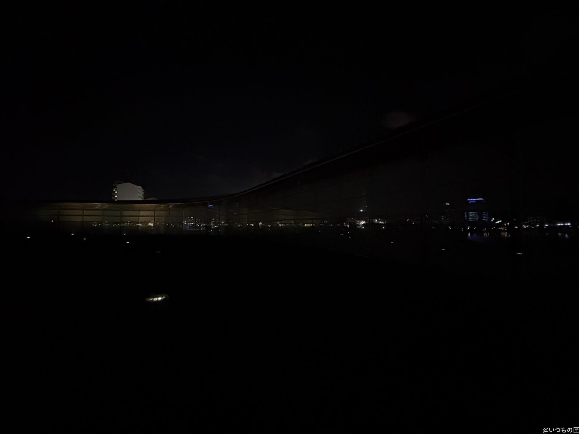 iPhone16e カメラ
iPhone16 暗所撮影した写真