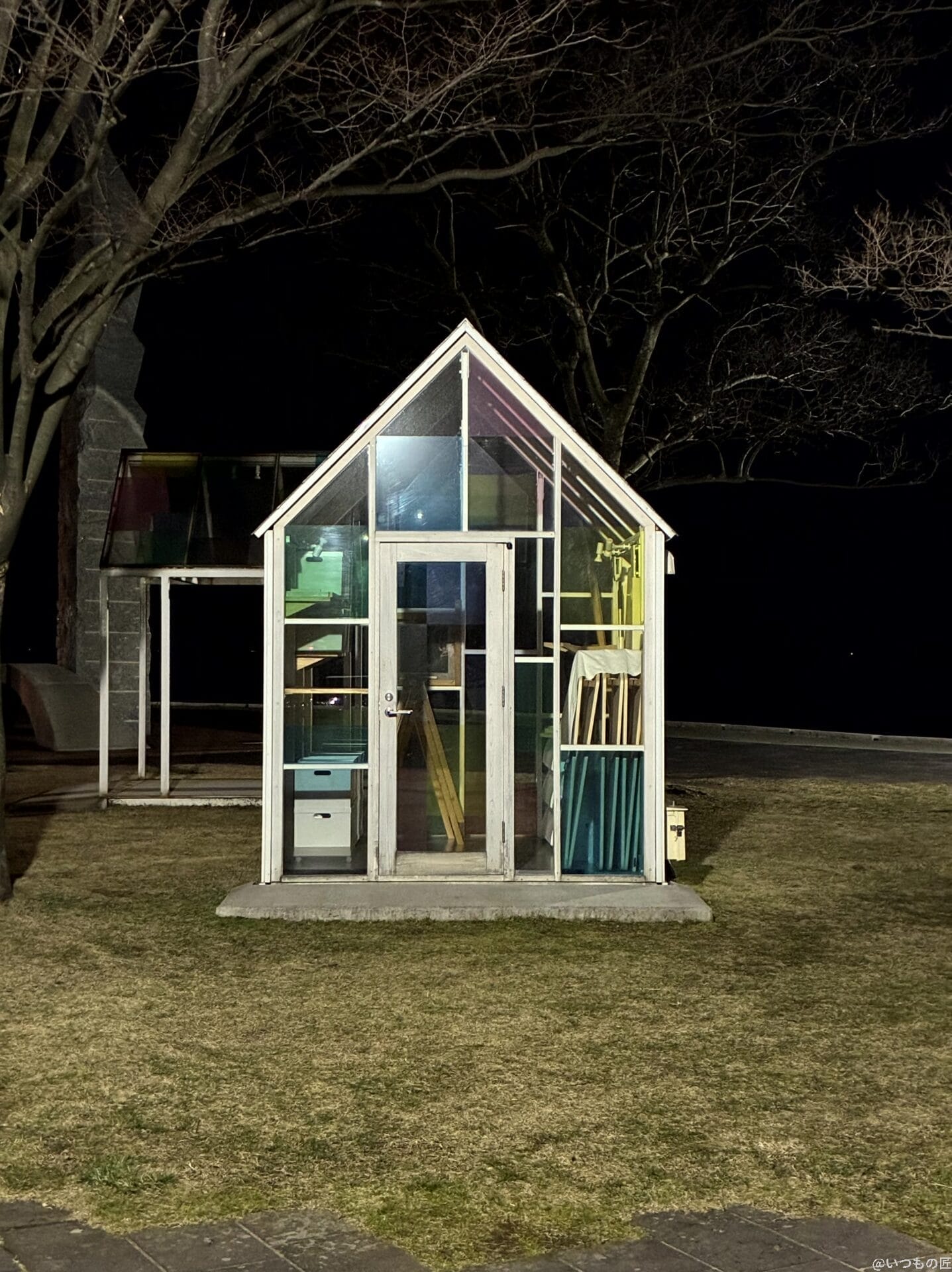 iPhone16e カメラ
iPhone16eでズーム撮影した夜間写真