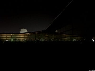 iphone16eで暗所撮影した写真 | iphone review.jp iPhone16e カメラ iPhone16eで暗所撮影した写真