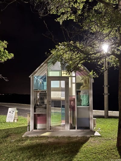 iphone16eでズーム撮影した夜間写真 | iphone review.jp iPhone16e カメラ iPhone16でズーム撮影した夜間写真