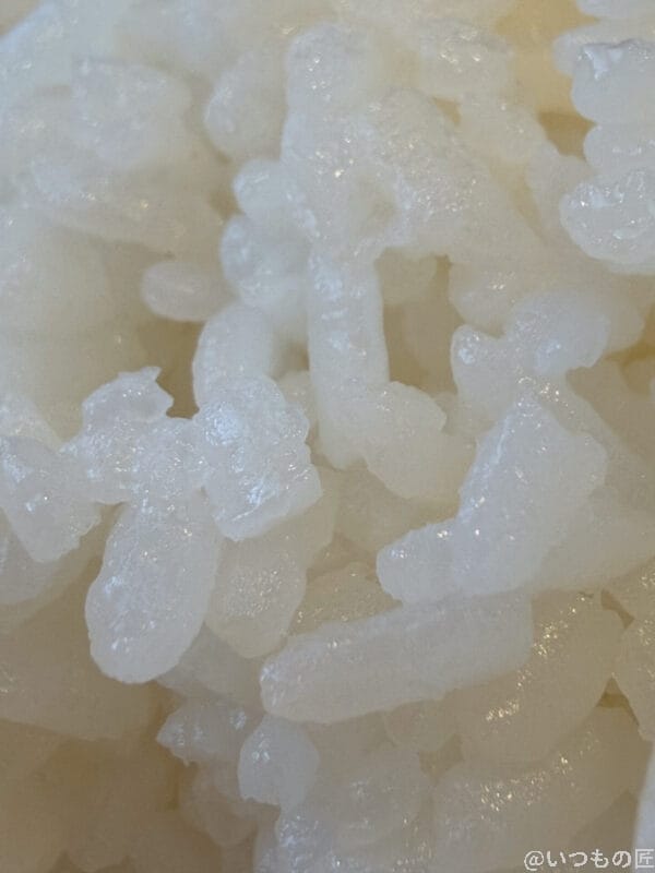 つややかに粒立ちした白米 | iphone review.jp iPhone 17 Pro カメラ つややかに粒立ちした白米