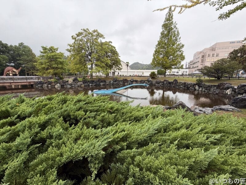 iPhone 17 Pro カメラ 恐竜のアトラクション