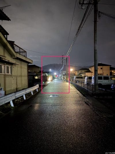 夜の散歩コースをおさめた一枚 | iphone review.jp iPhone17 カメラ 夜の散歩コースをおさめた一枚